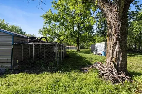 Exterior - 6900 Smith Dr, Hamilton, MO 64644 photo 7 of 8