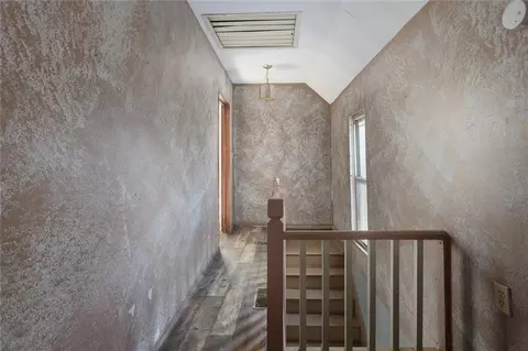 Entry Way - 6900 Smith Dr, Hamilton, MO 64644 photo 2 of 2