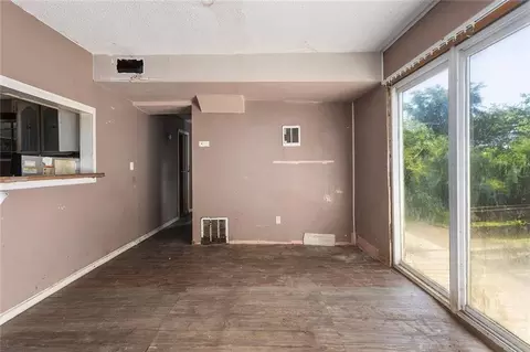 Living - 6900 Smith Dr, Hamilton, MO 64644 photo 6 of 7