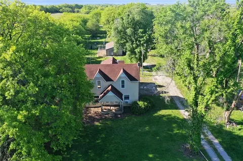 6900 Smith Dr, Hamilton, MO 64644
