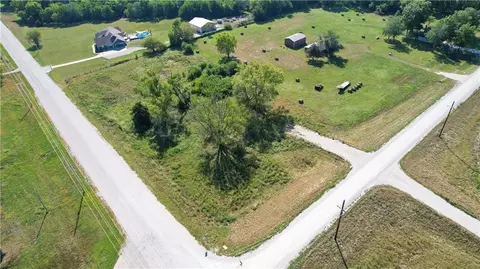 31065 W 199th St, Edgerton, KS 66021