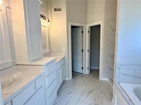 Bath - 621 E 13th St, Kearney, MO 64060 photo 1 of 5