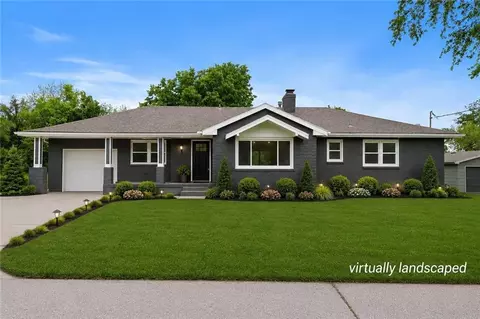 112 W Kay St, Lansing, KS 66043