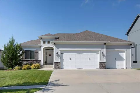 13315 W 181st Ct, Overland Park, KS 66013