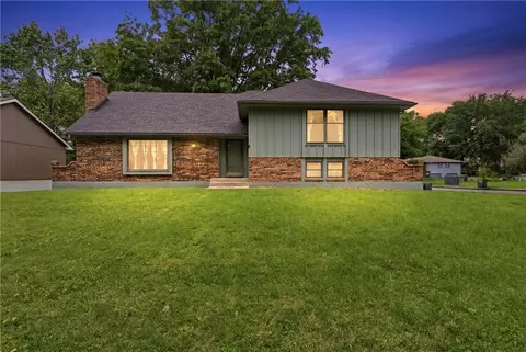 1100 SW Mic O Say Dr, Blue Springs, MO 64015
