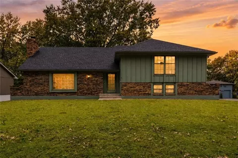1100 SW Mic O Say Dr, Blue Springs, MO 64015