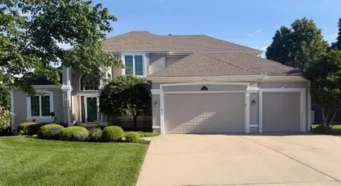 340 SE Chelsea Dr, Lees Summit, MO 64063