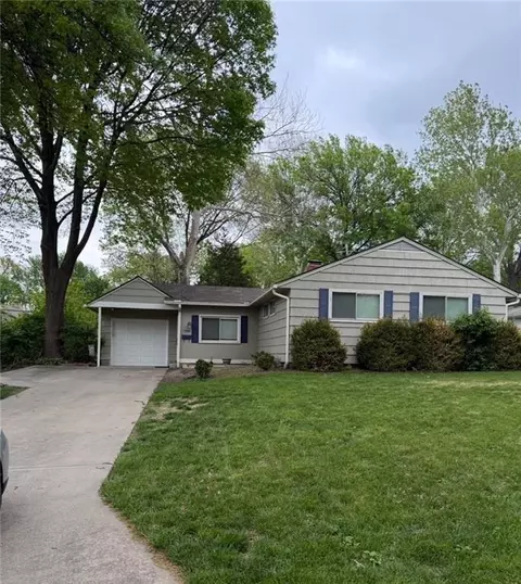 7605 Briar St, Prairie Village, KS 66208