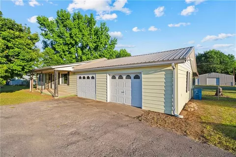 4392 Cr 2400 Rd, Coffeyville, KS 67337