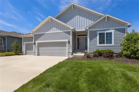 141 SE Griffin St, Blue Springs, MO 64064