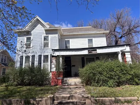 223 NE 6th St, Abilene, KS 67410
