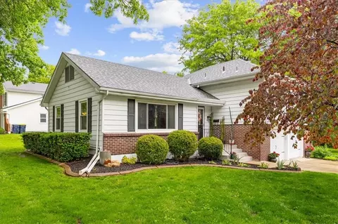 920 W 100 St, Kansas City, MO 64114