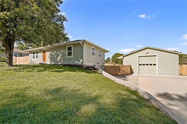 8630 Hilltop Rd, De Soto, KS 66018