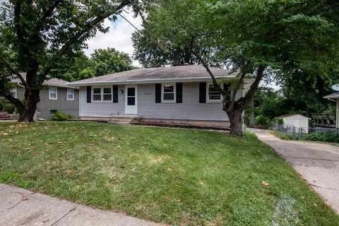 15204 E 48th St, Kansas City, MO 64136