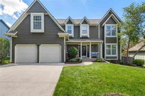 12822 Lucille St, Overland Park, KS 66213