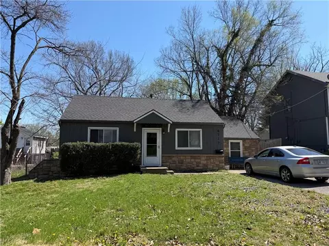 4717 Reinhardt Dr, Roeland Park, KS 66205