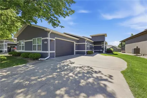2819 NE Sonora Valley Dr, Blue Springs, MO 64014