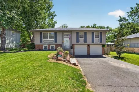 9721 W 56th Ter, Merriam, KS 66203