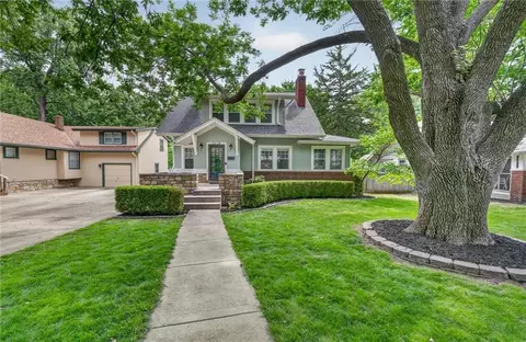 7419 Jarboe St, Kansas City, MO 64114