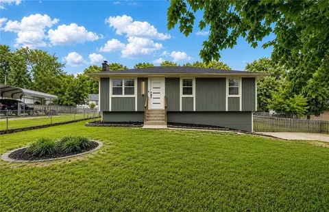 200 83rd St, Kansas City, MO 64118
