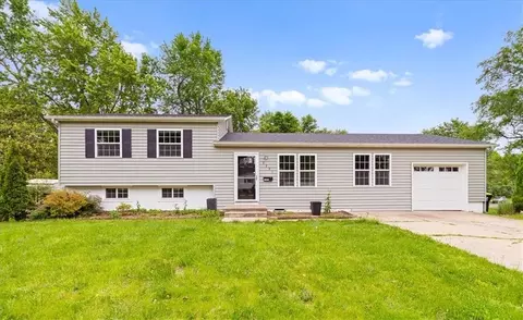 9221 W 99th Ter, Overland Park, KS 66212