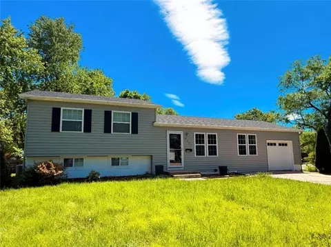9221 W 99th Ter, Overland Park, KS 66212