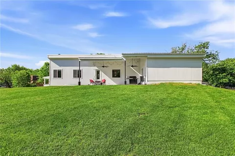 Exterior - 15 NE Johnson St, Lees Summit, MO 64063 photo 10 of 11