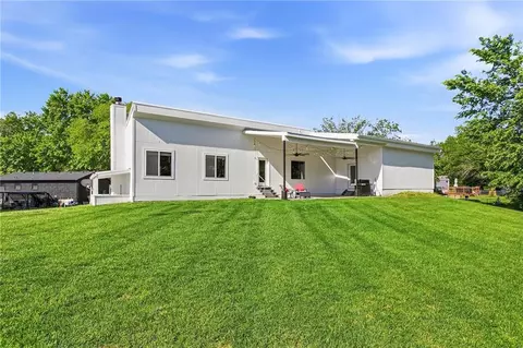 Exterior - 15 NE Johnson St, Lees Summit, MO 64063 photo 11 of 11
