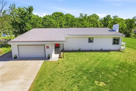 Exterior - 15 NE Johnson St, Lees Summit, MO 64063 photo 4 of 11