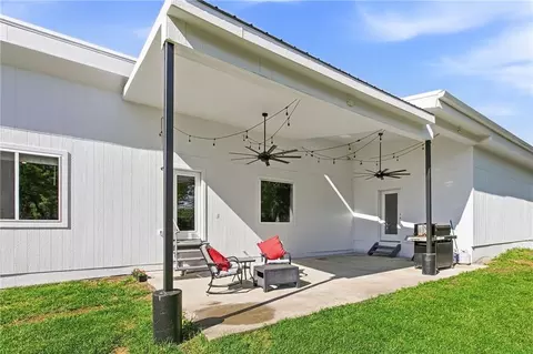 Exterior - 15 NE Johnson St, Lees Summit, MO 64063 photo 7 of 11