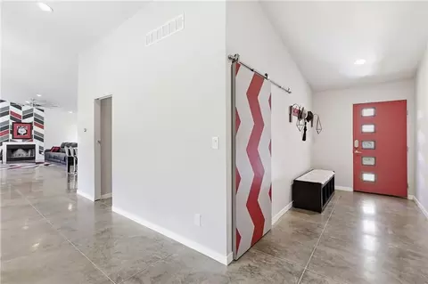 Entry Way - 15 NE Johnson St, Lees Summit, MO 64063 photo 1 of 2