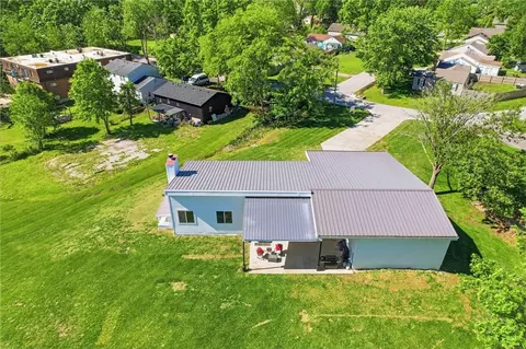 View/Area - 15 NE Johnson St, Lees Summit, MO 64063 photo 6 of 9