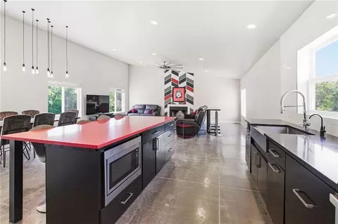 Kitchen - 15 NE Johnson St, Lees Summit, MO 64063 photo 5 of 6