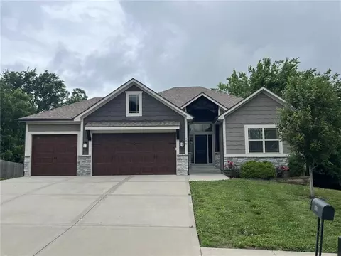 106 E Woodland Ave, Lone Jack, MO 64070