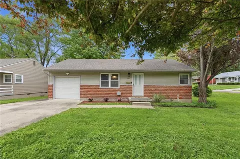 8145 Walmer St, Overland Park, KS 66204