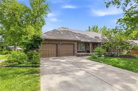 Exterior - 14818 E Covington Rd, Independence, MO 64055 photo 2 of 11