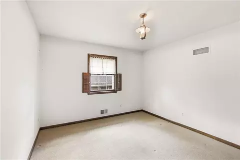 Bedroom - 14818 E Covington Rd, Independence, MO 64055 photo 5 of 8