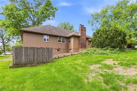 Exterior - 14818 E Covington Rd, Independence, MO 64055 photo 7 of 11