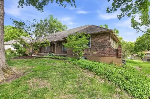Exterior - 14818 E Covington Rd, Independence, MO 64055 photo 3 of 11