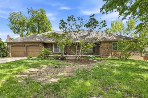 14818 E Covington Rd, Independence, MO 64055