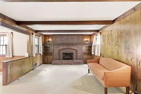 Living - 14818 E Covington Rd, Independence, MO 64055 photo 7 of 8