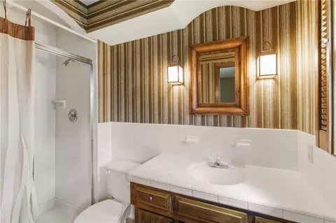Bath - 14818 E Covington Rd, Independence, MO 64055 photo 3 of 3
