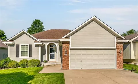 7212 N Lawn Ave, Kansas City, MO 64119