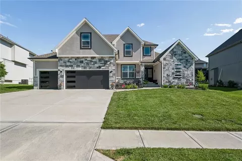 8112 NW 90th St, Kansas City, MO 64153