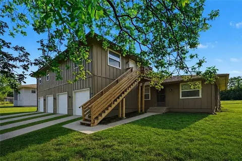 6331 N Kansas City St, Kansas City, MO 64118
