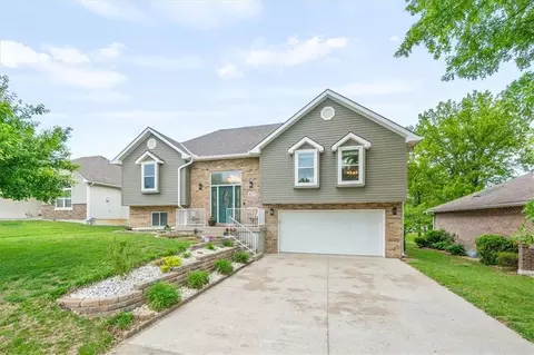 415 Hazelwood Dr, Warrensburg, MO 64093