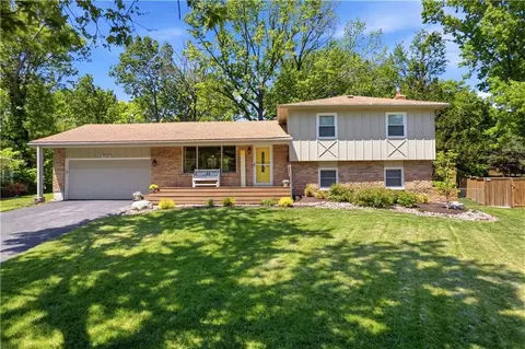 9336 Hardy Dr, Overland Park, KS 66212