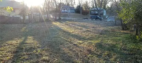 717 N Willis Ave, Independence, MO 64050