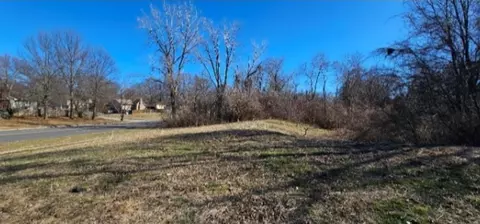18729 E 13th Terrace Ct, Independence, MO 64056