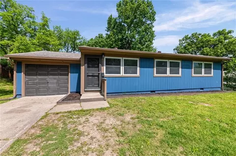 6004 N Tracy Ave, Kansas City, MO 64118